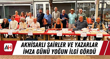 Akhisarlı Şairler ve Yazarlar İmza Günü Yoğun İlgi Gördü