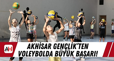 Akhisar Gençlik'ten Voleybolda Büyük Başarı!