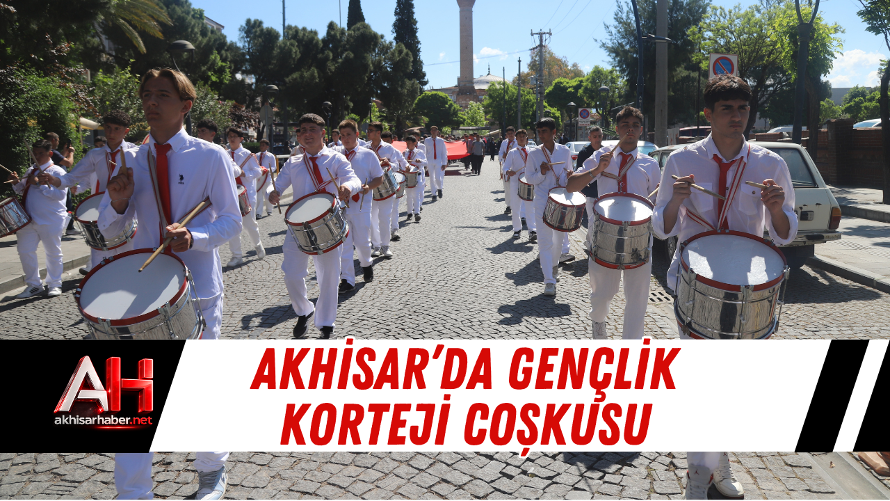 Akhisar’da Gençlik Korteji Coşkusu
