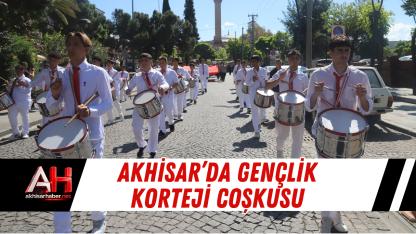 Akhisar’da Gençlik Korteji Coşkusu