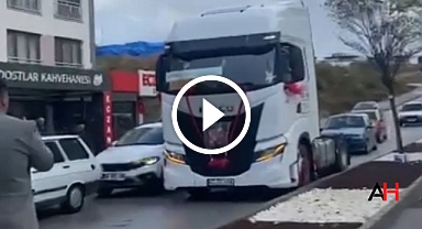 Gölmarmaralı Damat, Gelinini TIR ile Aldı: Manisa'da Sıra Dışı Düğün